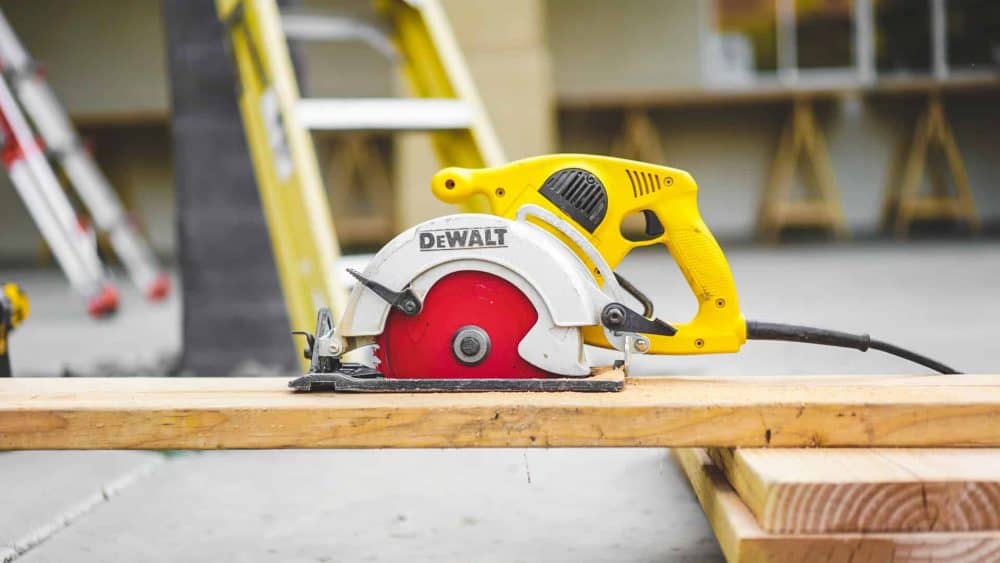 Single vs Dual Bevel Miter Saw: Which is the Best?